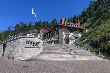 Postojna Cave & Predjama Castle Private Tour with tickets incl.
