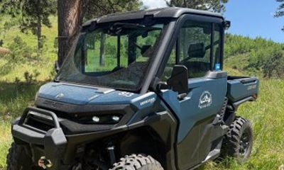 UTV Rental in Deadwood | Can-Am Defender XT HD11 Cab – 3-Seater