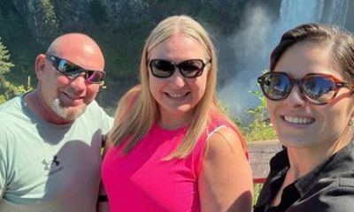 From Seattle to Snoqualmie Falls and Wineries Private Tour
