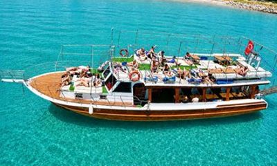 Alanya Relaxing Boat Tour with BBQ Lunch and Transfer