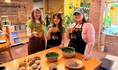 Oaxacan chocolate workshop with visit to a traditional market