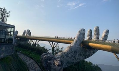 Ba Na Golden Hands and Hills Bridge Tour