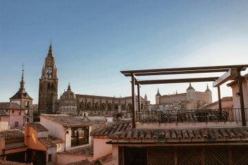 Toledo & Boutique Winery Small Group Tour with Pickup from Madrid
