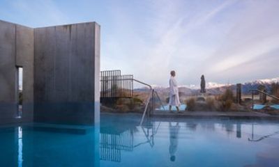 Ōpuke Thermal Pools & Spa: Adult Only Hot Pools with Swim Up Bar