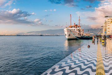 Private Izmir City Tour at Konak Kordon and Local Highlights