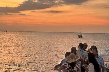 Floating Fiesta Bay Tour in Cartagena Bay