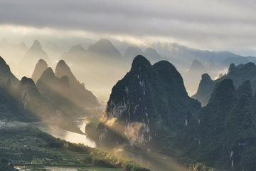 Guilin Electric Boat and Xianggong Hill Day Tour