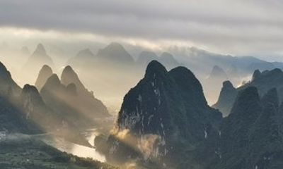 Guilin Electric Boat and Xianggong Hill Day Tour