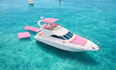 Miami Girls' Day Pink Yacht Experience 60 FT + 2 Jet Skis