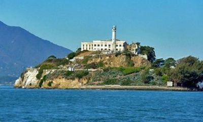 Alcatraz Island Day Tour with Fisherman's Wharf Discounts