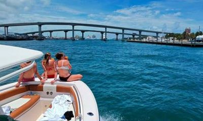 Nassau Private Boat Swimming Pigs Snorkeling and Fishing