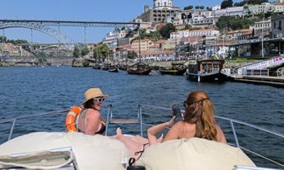 Porto Private Yacht Tour with Drinks and Snacks - Day and Sunset