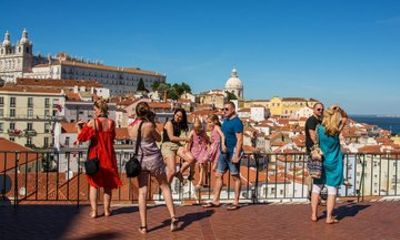 Lisbon Cristo Rei Belem Sightseeing Tour with Hotel Pick Up