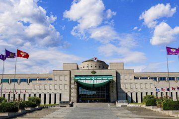 Private DMZ and The War Memorial of Korea Tour with Pickup