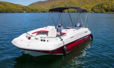 8 Person Deck Boat Rental on Nantahala Lake