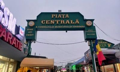 Chisinau History Walk and Central Market Food Tour