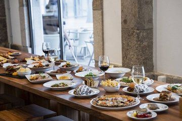 Porto Masterclass Guided City Tour with Traditional Lunch