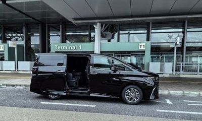 Osaka and Kyoto One Way Transfer to USJ or ITM 7 Seater 10 Seater