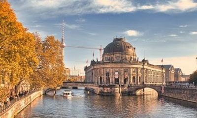 Berlin Museum Island Ticket and City Sights Digital Tour
