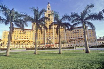 Private Coconut Grove and Coral Gables Scenic Tour from Miami