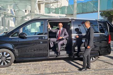 Edinburgh Airport Private Transfer to an from City Center