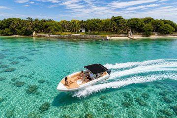 Private 42ft Boat Day to Rosario Islands from Cartagena