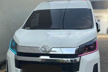 Surabaya Private Minivan Charter with Driver