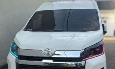 Surabaya Private Minivan Charter with Driver