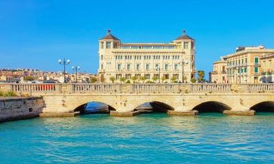 Private Day Trip to Syracuse and Ortigia from Catania