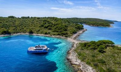 Blue Lagoon Half Day Xcape Catamaran Tour from Split