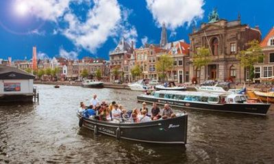 Haarlem City Walk with Audio Guide in 7 Languages on your Phone