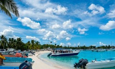 Saona Island Tour from Punta Cana Catamaran and Barra Libre