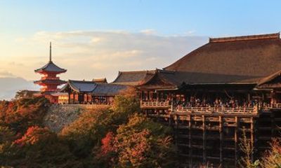 Kiyomizu-dera and Gion Walk with History Guide