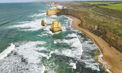 12 Apostles and Great Ocean Road in Reverse
