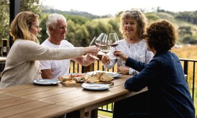 Gourmet Food and Wine at Waiheke Island Private Tour