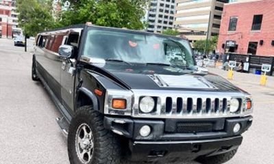 Limousine Sedan Airport Transfer Service in YYC Calgary Airport