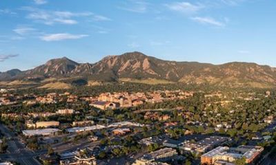 Boulder and Flatirons Private Sightseeing Tour from Denver