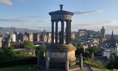 The Ultimate Edinburgh Shore Excursion Taxi and Walking Tour