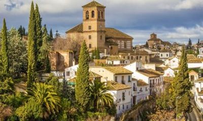 Granada Private Tour with Alhambra Views and Albaicin