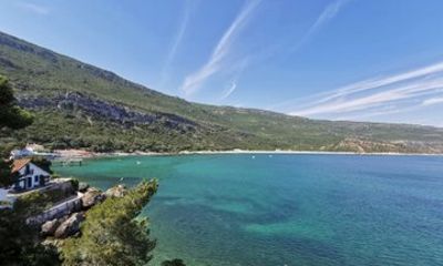 From: Setúbal Private Arrábida Nature Walk & Premium Wine Tour