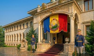 Skip the line to Ceausescu Mansion - Guided Tour in English