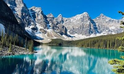 All Inclusive Private Moraine Lake Sunset Tour from Banff