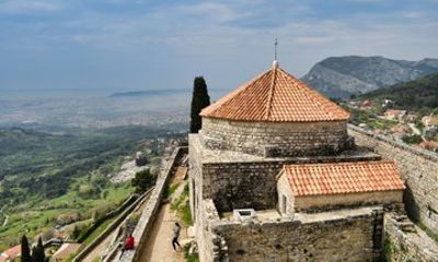 Split Klis Fortress and Vranjaca Cave Tour