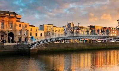 Dublin City Walk with Audio Guide in 7 Languages on your Phone