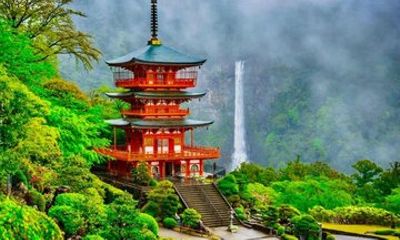 Wakayama Private Tour to Mt Koya Nachi Falls and Kumano Kodo