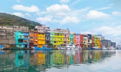 Jiufen, Shifen, & Keelung Miaokou Night Market Private Night Tour