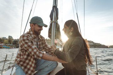 Romantic Sailboat Cruise for 2 People on the Douro River