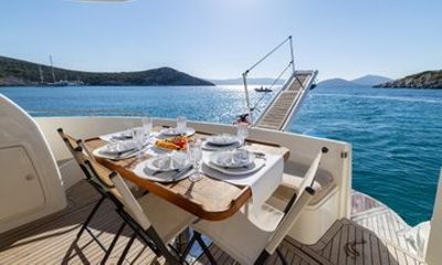 Bodrum Private Sunset Yacht Tour with Dinner For 3 Hours