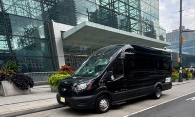 Manhattan to Newark Airport: Shared Departure Transfer