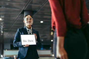 Dubai Airport DXB Private Arrival Transfer to Dubai Hotels